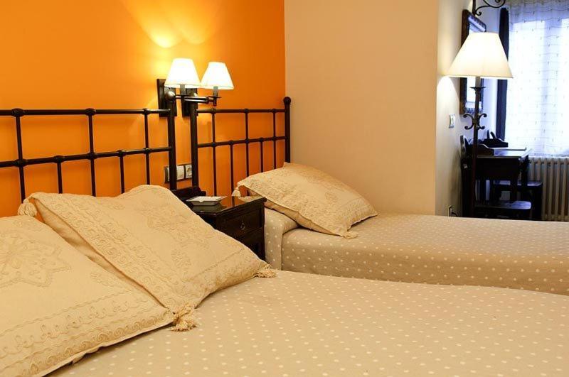 Hostal Vidaller Биелса Екстериор снимка